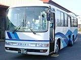 中型リフト付きバス（正座席23名　補助２名　車いすスペース最大3脚）